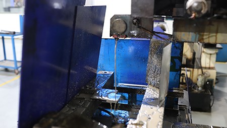 硬質(zhì)合金電(diàn)火花(huā)加工(gōng)有(yǒu)什麽特點